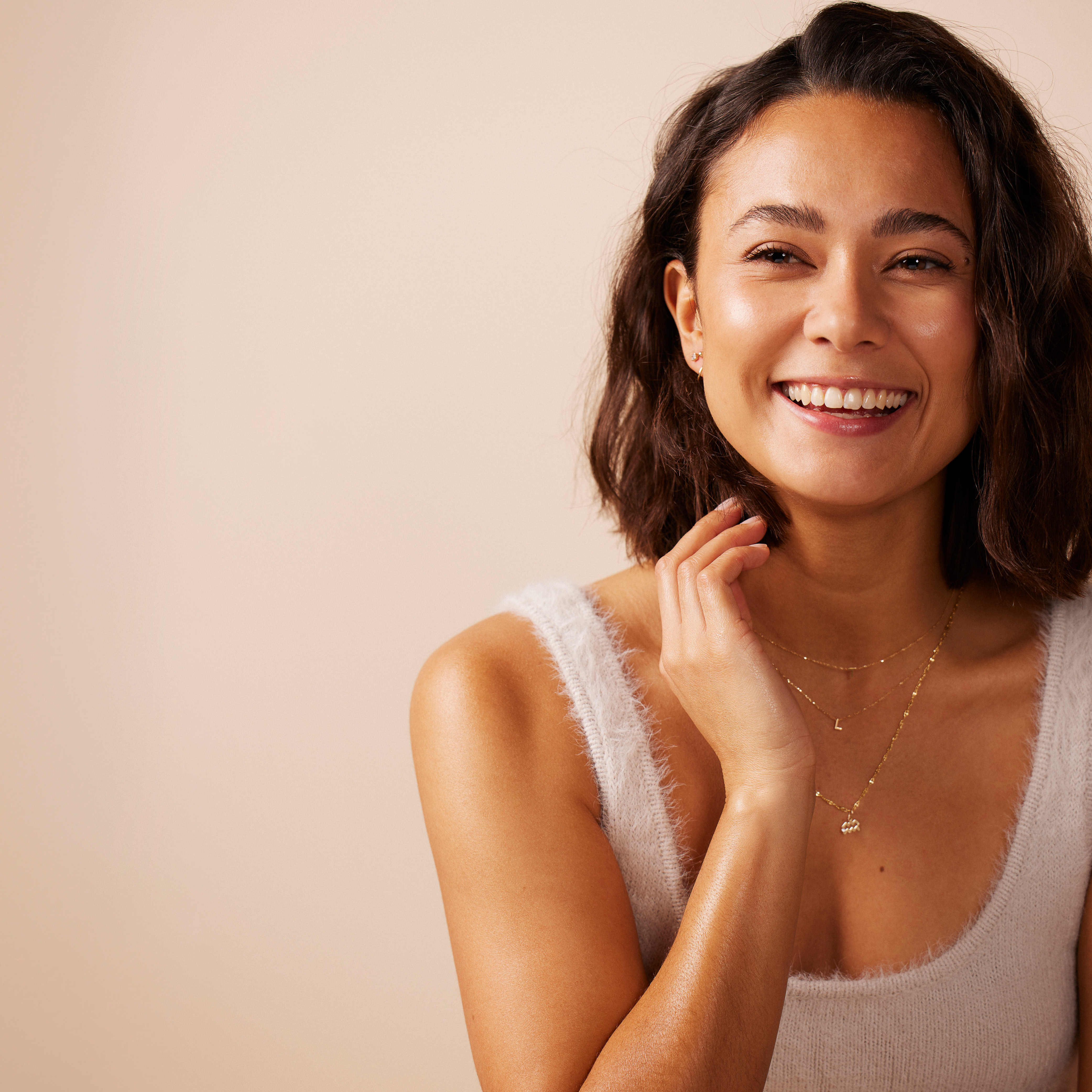 How to - the layered necklace look